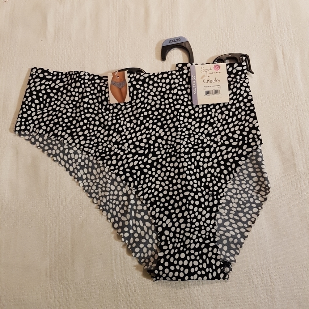 Secret Treasures women's size XXL or 20 scalloped no show Cheeky panties